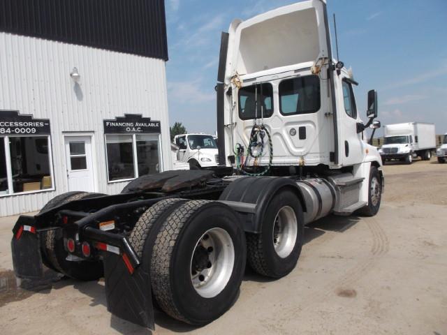 Image #2 (2015 FREIGHTLINER CASCADIA T/A 5TH WHEEL TRUCK)